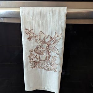 Embroidered Sunbonnet Sue Flour Sack Towel: Angel Wings Kitchen Decor 画像 1