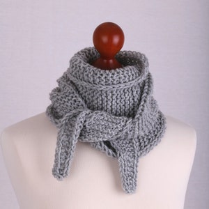 Small scarf Sophie scarf in light gray, with 70% merino wool image 1