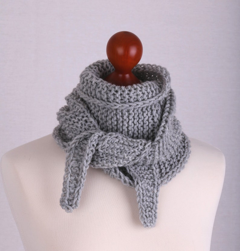 Small scarf Sophie scarf in light gray, with 70% merino wool image 1