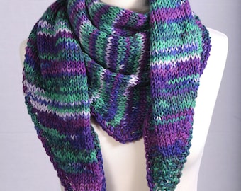 Neck triangular shawl made of 8-fold sock wool, purple patterned