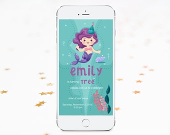Könnte beinhalten: Eine digitale Einladung zu einer Geburtstagsfeier mit einer Meerjungfrauen-Illustration. Die Einladung ist für Emily, die drei Jahre alt wird. Die Einladung enthält das Datum, die Uhrzeit und den Ort der Feier.