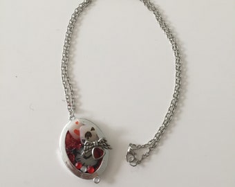 Alice in wonderland red and black necklace queen of hearts