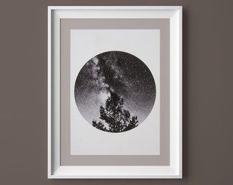 The Celestial Burning Bush | photo print on A4 Baryta paper in round design | poetic & mindful astrophotography | Nocturnal Mood Of Time