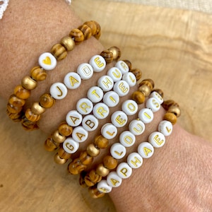 Pulsera pequeña con mensaje de nombre personalizable