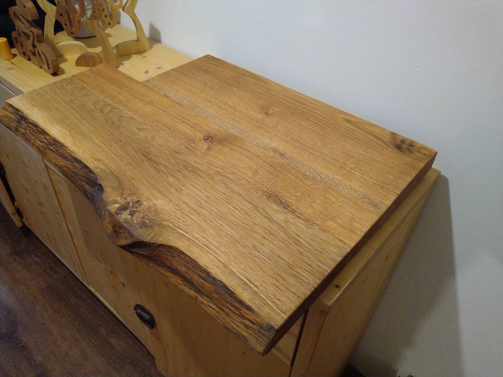 Banc de fenêtre érable sauvage bois massif avec bord d'arbre