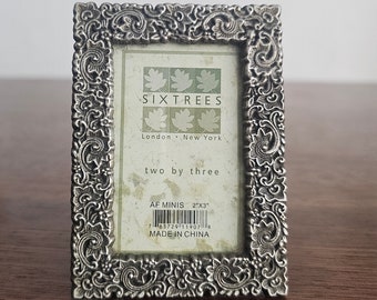 Mini metal Photo / Picture Frame, floral design Decorative table top picture Frame, 2" x 3"