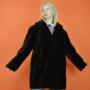 Vintage Dark Brown Faux Fur Coat – Retro Luxe Style Size L/XL [W224]