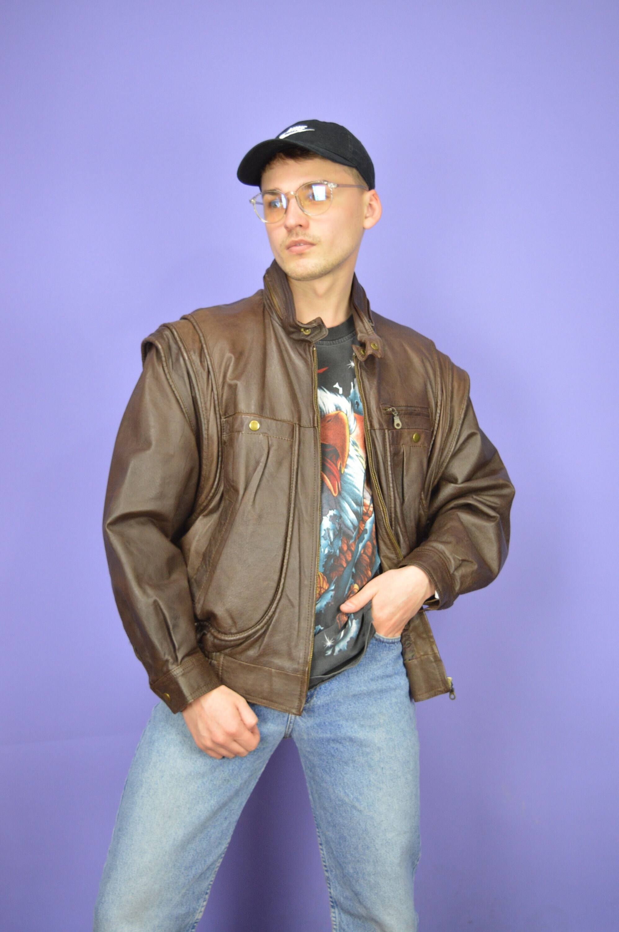 Vintage brown classic 80's leather bomber jacket {L25 Vintage brown classic 80's leather bomber jacket {L25