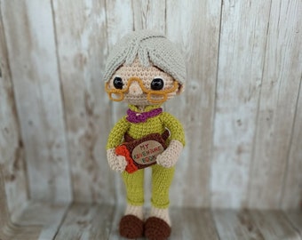 Carl and Ellie Up-inspired crochet dolls with wire structure