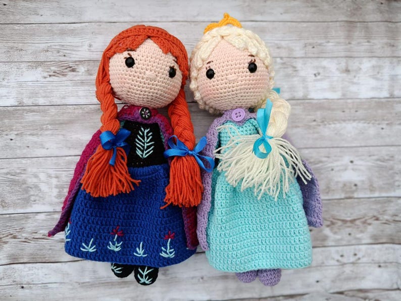 Elsa och Anna virkad docka: Frost prinsessinspirerad leksak till julklapp bild 1