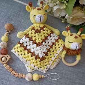 Douillette pour nouveau-né girafe/hochet girafe/attache-suce en bois personnalisé/carte de voeux/coton et bois