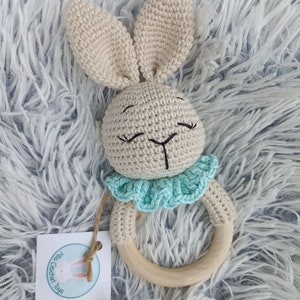 Bunny Rattle / Wooden Ring / Baby shower gift / Easter Gift / New Mom gift / Newborn Gift