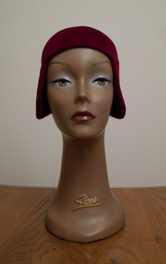 1920s Cherry Velvet Cloche Hat