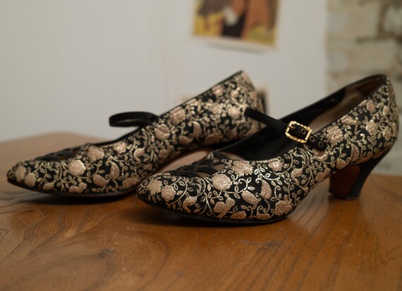 1930s Handmade Vintage Gold Black Brocade Shoes