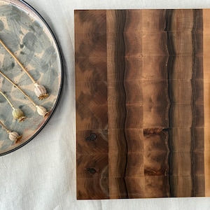 Cutting board made of end grain wood, end grain board, serving board end grain in walnut, cherry, oak, apple