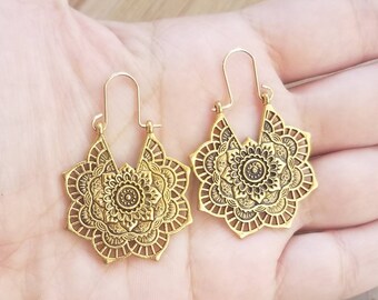 Mandala Creolen, Boho Ohrringe, Mandala Ohrringe, Lotus Ohrringe, Mandala, Creolen, Liebe Ohrringe, Blumen, Valentinstag