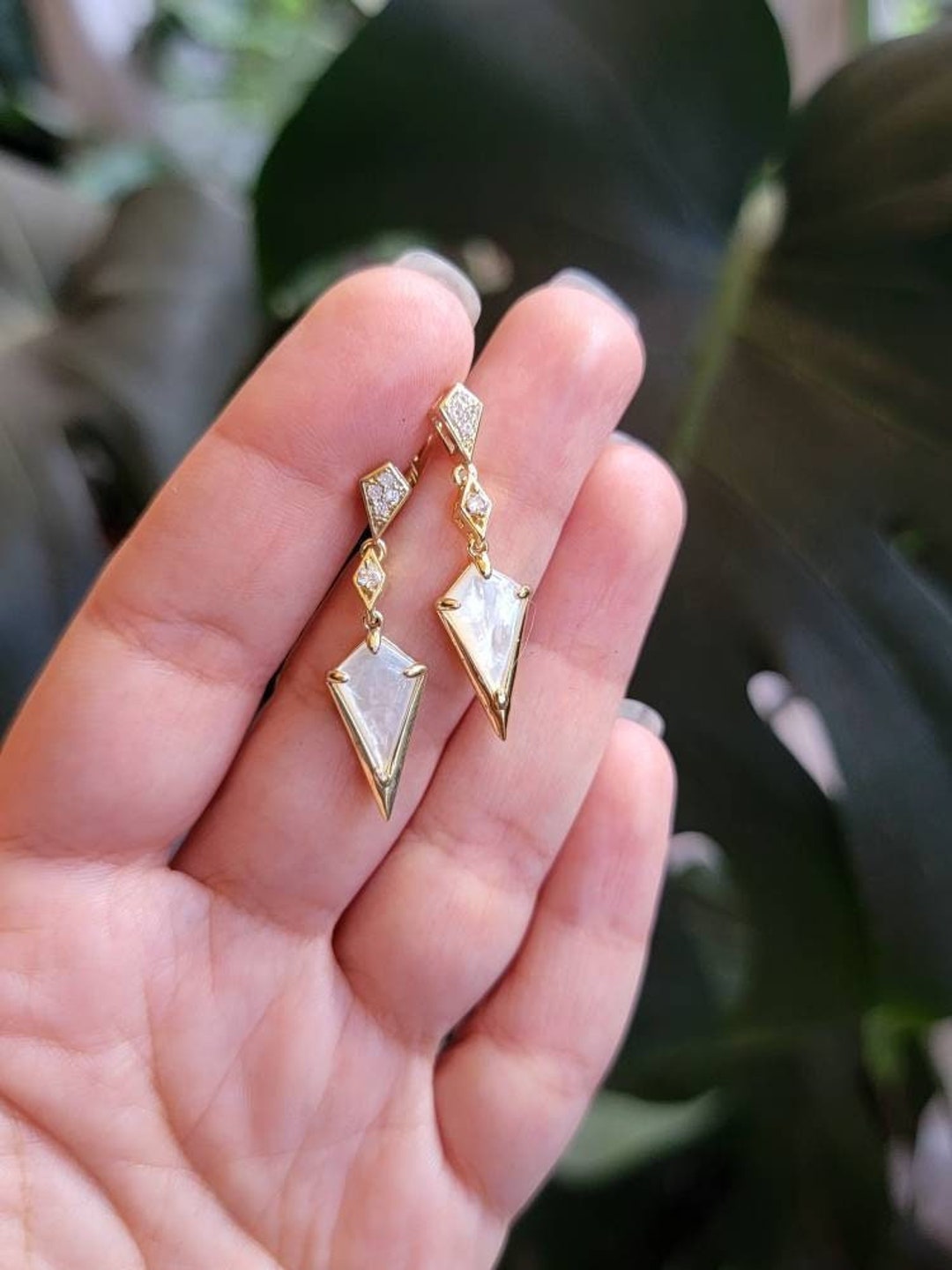 Round Simple Mother Of Pearl Earrings
