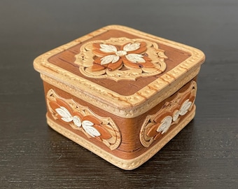 Vintage Mid-Century Handmade Intricate Cork Trinket Box