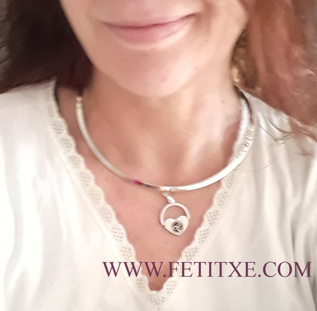 Collier pendentif en forme de fleur plaqué or 18 carats, micro