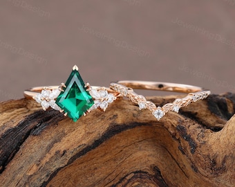 Kite cut Emerald engagement ring set Vintage Rose gold wedding ring Dainty women ring Cluster Bridal ring set Promise Anniversary ring gift