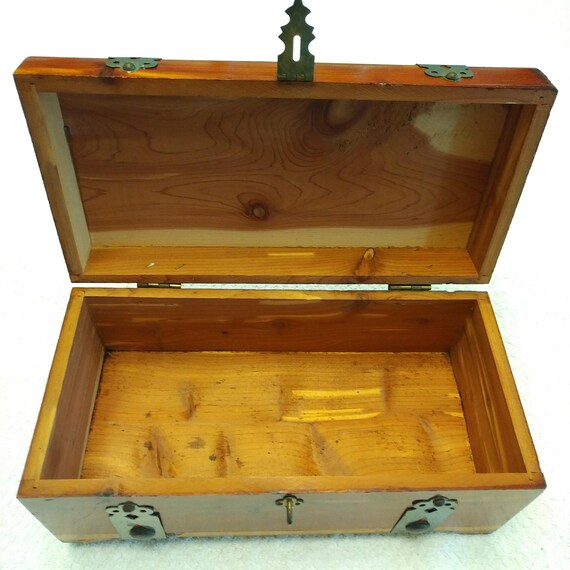 Antique CEDAR JEWELRY CHEST With Arched Top, Metal Ha… Gem