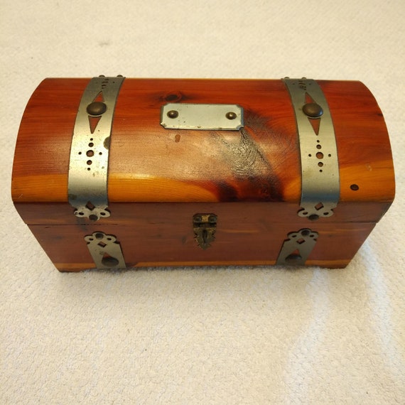 Antique CEDAR JEWELRY CHEST With Arched Top, Metal Ha… Gem