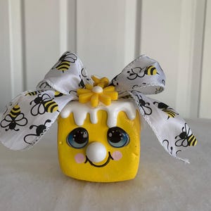 Marshmellow Bee