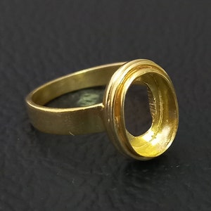Förgylld oval ring i 925 sterlingsilver, blank, med bezelinfattning (6x4 till 35 x 40 mm)