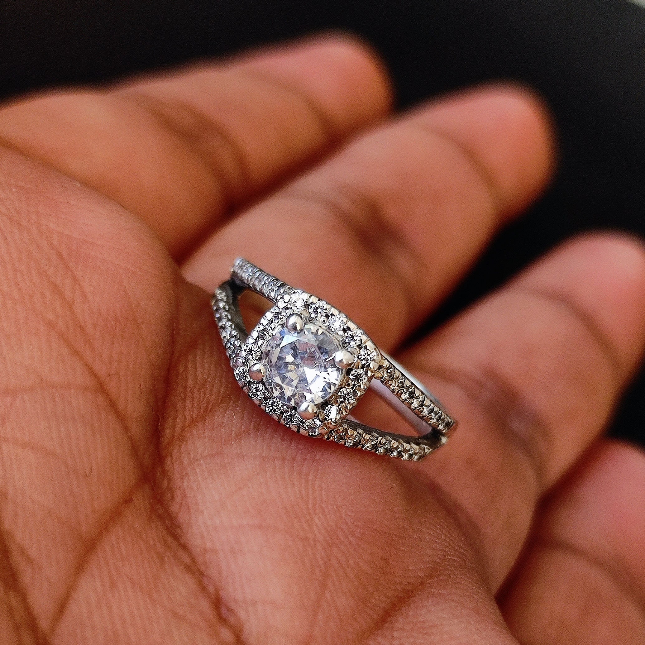 Bague élégante En Argent Sterling 925 Incrustée De CZ – Coupe Ronde, Occasion