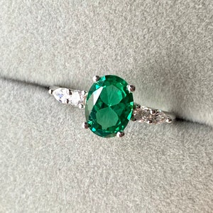 EMERALD Rings for Women, Oval Emerald Engagement Ring, Sterling Silver Emerald Ring, Three Stone Ring, Promise Ring, Birthday Gift for Her