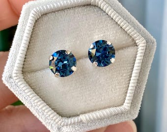 Pendientes de zafiro azul Montana, pendientes de botón de zafiro azul plateado, pendientes de 8 mm, pendientes de cristal azul, pendientes azul marino, regalo para damas de honor