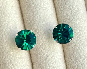 Emerald Earrings, Sterling Silver Emerald Stud Earrings, Emerald Green Earrings, Emerald Bridal Earrings, Swarovski Earrings,Bridesmaid Gift