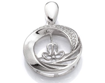 Pendant with Cubic Zirconia Inlays and Cup and Peg Mounting and Bail in Sterling Silver 8mm | MTP484