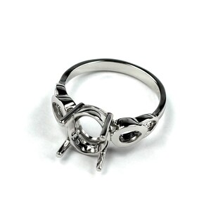 Ring with Oval Prong Mounting in Sterling Silver 10x11mm | MTR269