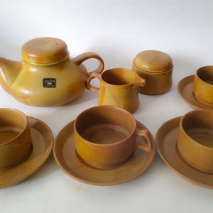 Gresline Franco and Ambrogio Pozzi tea service in beige ceramic vintage design space age lava for 4 people