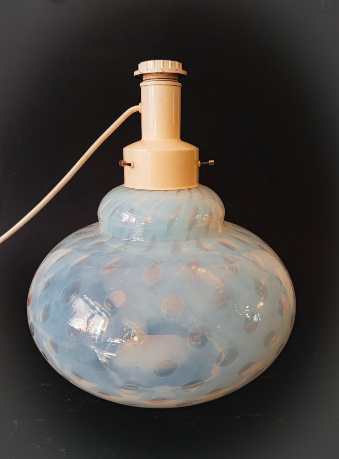 80s ヴィンテージ 円錐形の照明 ミルクガラス ポストモダン スペース