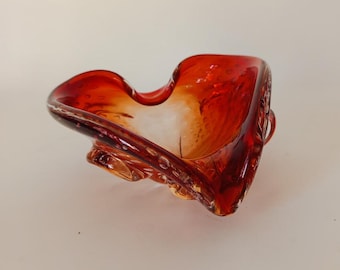 Heart-shaped bowl ashtray in Murano glass, vintage design by Poli Seguso.
