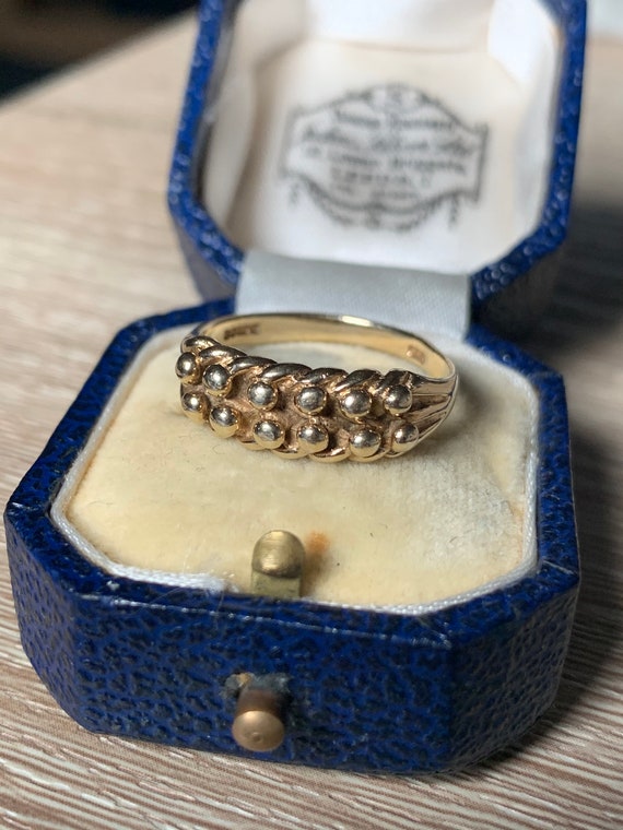 Vintage 9ct gold keepers ring