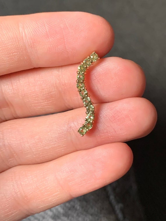 Beautiful 9ct gold peridot pendant