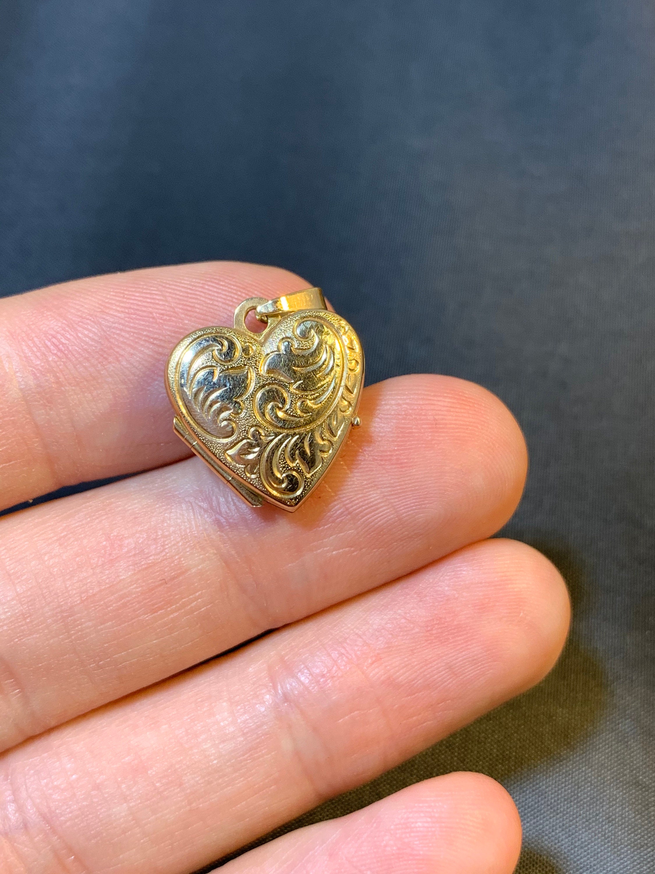 Beautiful 9ct gold locket Etsy