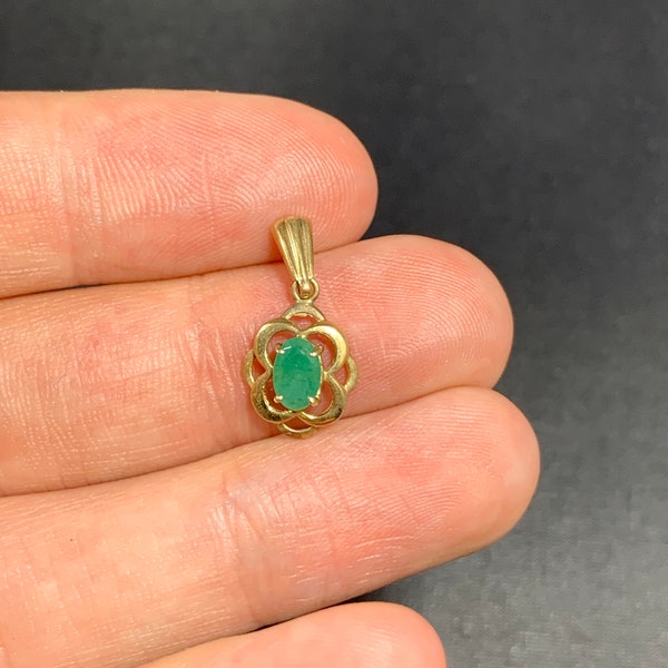 Hübsche 9ct Gold Smaragd Anhänger