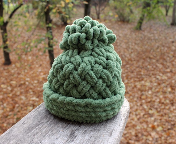Gorro y bufanda verde de tejer, hilo