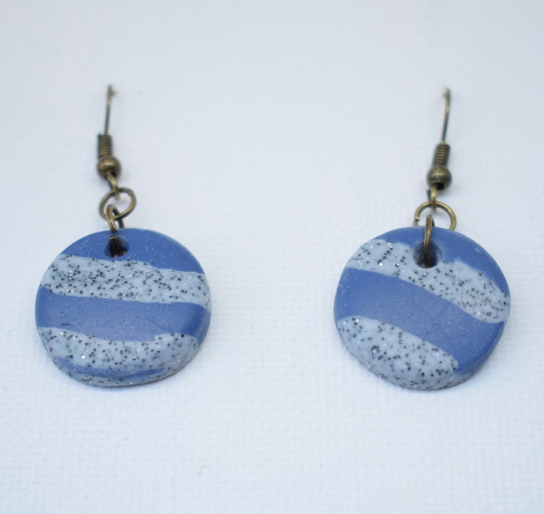 Nautical 2 tone round dangle earrings, letterbox gift navy and granite effect. image 1