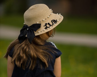 Chapeau de soleil personnalisé pour enfants avec nom et nœud | Cadeau pour toute-petite fille | Chapeau de plage pour tout-petit | Idée cadeau anniversaire petite fille | Chapeau pour enfants de style bohème