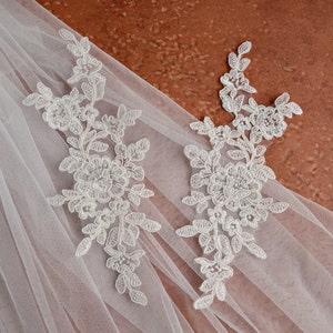 Off-White Applique Lace Pair for Wedding Dress, AP023