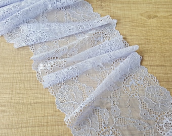 Elastische Wäschespitze mit floralem Muster in Flieder Breite 18 cm, Nr Q2392