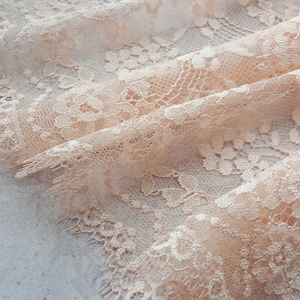 Vintage Beige Chantilly Stretch Lace Trim, Eyelashes Elastic Lace, French Lace, Width 19.5cm / 7.6", Nr 648