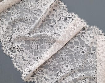 Ecru White Eyelash Stretch Floral Lace Trim, Scalloped Galloon Edging for Lingerie, 23 cm / 9" Wide, Nr 089