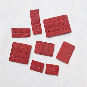 Röd BH-tillverkning 3x4 hysk- och hakknäppningar, 3x2 justerbar BH-knäppning, 3x3 BH-knäppning, BH-tillverkningsmaterial, K571, K572, K573
