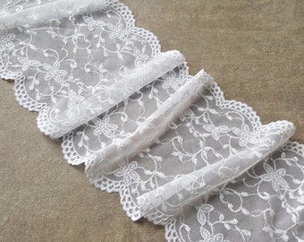 White floral stretch lace, Elastic lace trim width 16 cm / 6.3", Nr Q1017